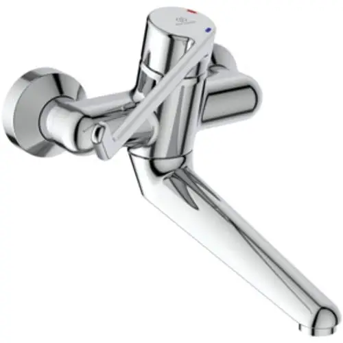 Ideal Standard Wasserhahn mit einer verchromten Oberfläche und einem Hebel zur Temperatur- und Wassermengenregulierung. Auslass zur Wasserabgabe in horizontaler Ausrichtung.
